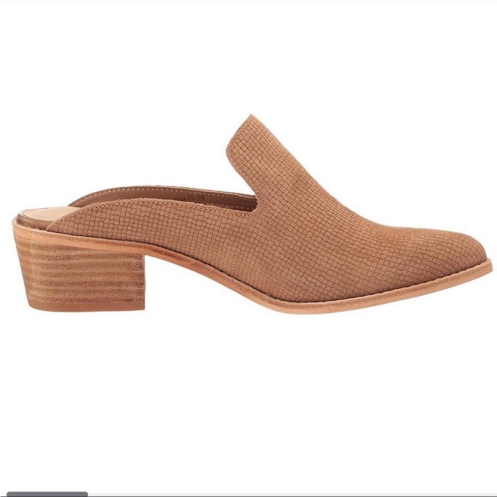 Chinese Laundry Marine Size 7 Mules - Camel color